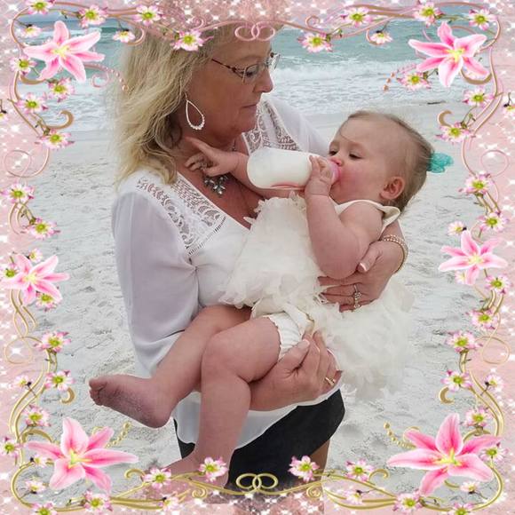 Profile Picture of Susie Vandergaag (@angel_7072318) on Poshmark