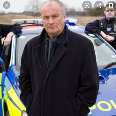 Profile Picture of DCI Frank Burnside (@999Burnside) on Twitter