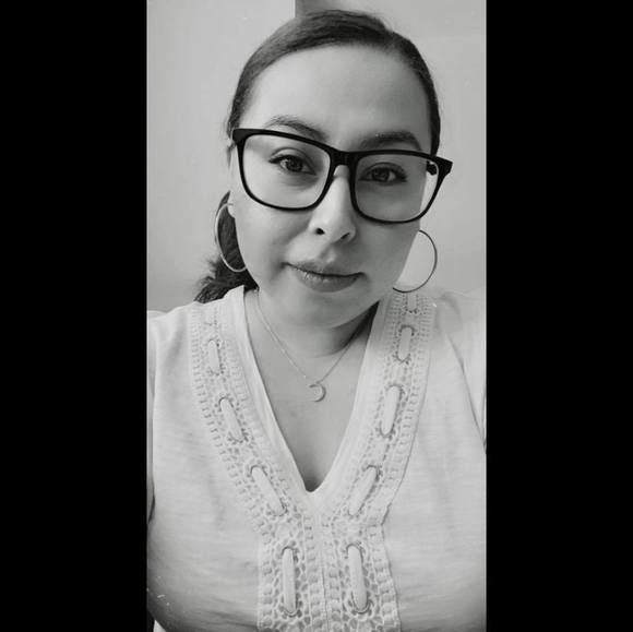 Profile Picture of Sofia Miguel (@sofia_miguel) on Poshmark