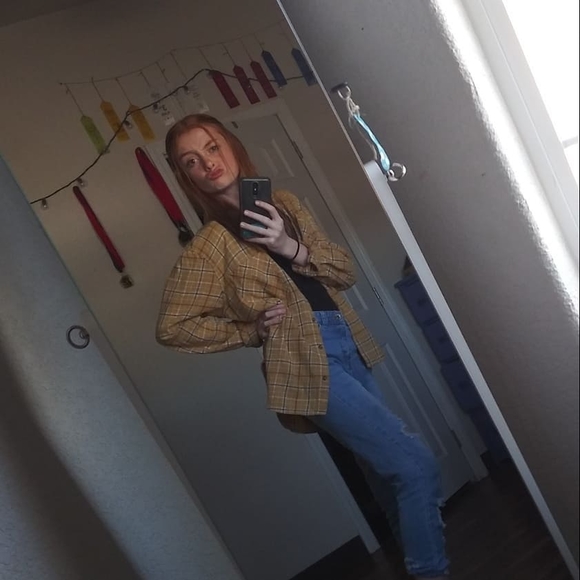 Profile Picture of Karaleigh Kanthack (@k_kanthack) on Poshmark