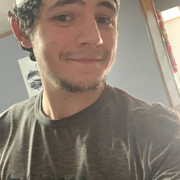 Profile Picture of Tyler Crum (@tcrum3333) on Poshmark