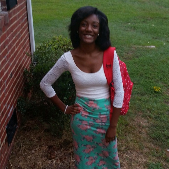 Profile Picture of Autumn Theriot (@autumnt05) on Poshmark