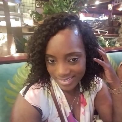 Profile Picture of Lashonda Irving (@lrobertson0726) on Twitter