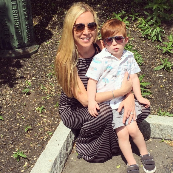 Profile Picture of Christine Burkholder (@accesorize) on Poshmark