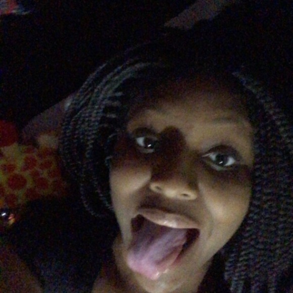 Profile Picture of Jania Grice (@janiagrice) on Poshmark