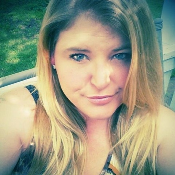 Profile Picture of Haley Wehner (@haleywehner) on Poshmark