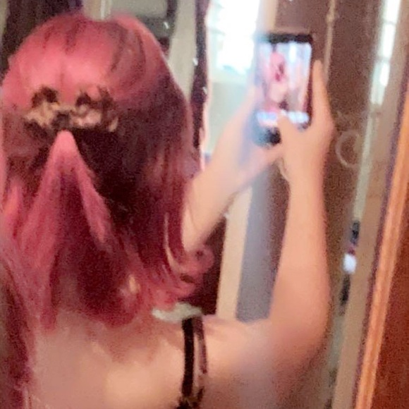 Profile Picture of Kandace Gasinski (@kandacegasinski) on Poshmark