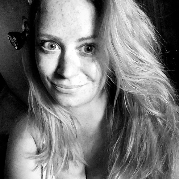 Profile Picture of Alyson Szalewski (@illitsia) on Poshmark