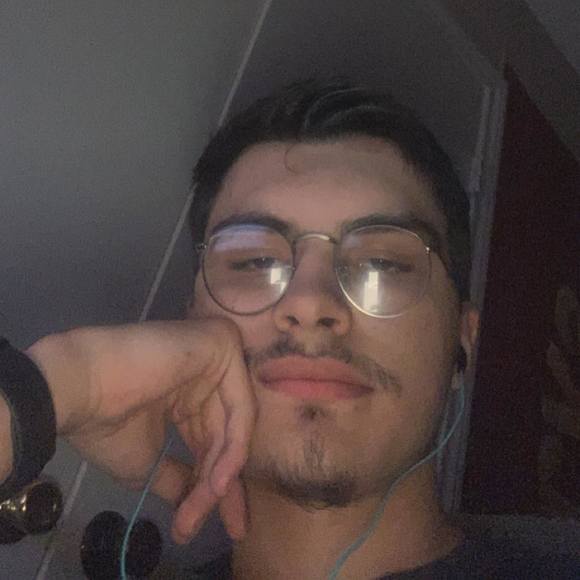 Profile Picture of Joey Ramirez (@kangaroo021) on Poshmark