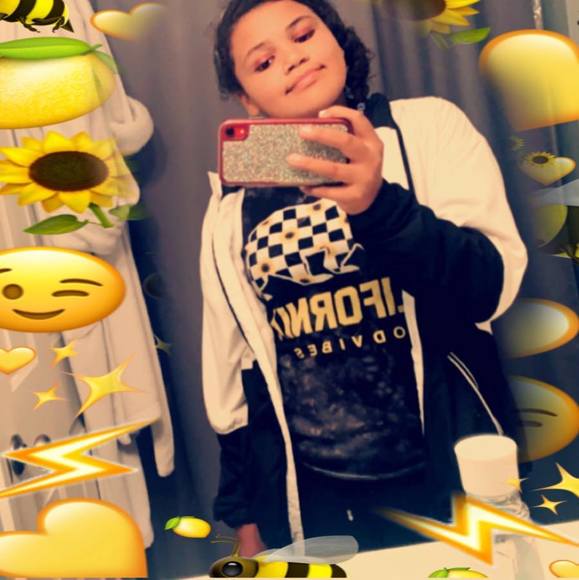 Profile Picture of Zhane Settlemyer (@zhanesettlemyer) on Poshmark