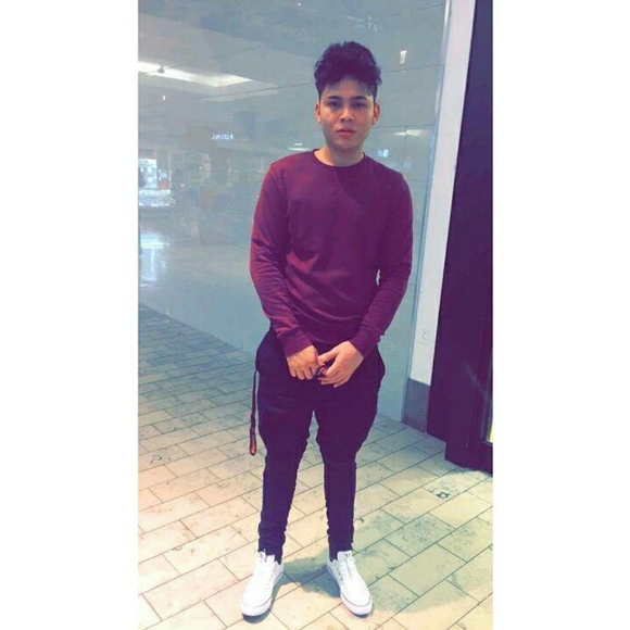 Profile Picture of Luis Cubias (@luis_cubias) on Poshmark