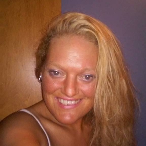 Profile Picture of Christina Perryman (@krischriss927) on Poshmark