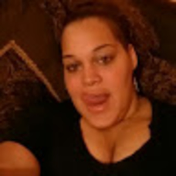 Mariel Dominguez - Poshmark Profile Picture of Mariel Dominguez (@loly2426) on Poshmark