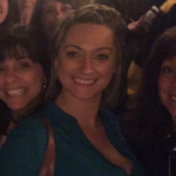 Profile Picture of Taylor Farrell (@tfarrell1) on Poshmark