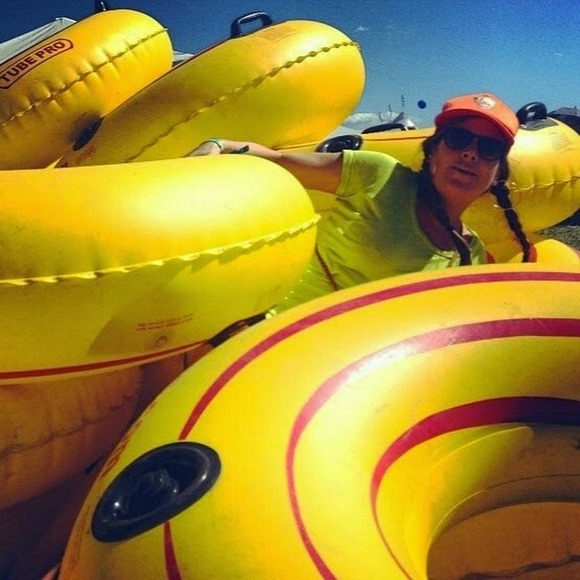 Lauren Posten - Poshmark Profile Picture of Lauren Posten (@postmonster) on Poshmark