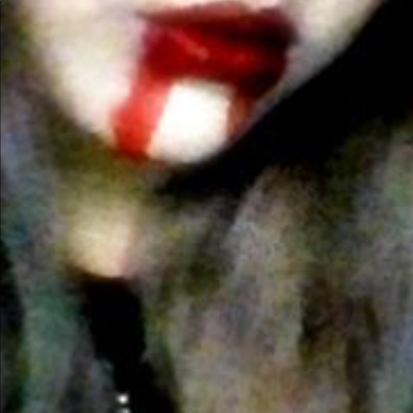 Profile Picture of Arely Sanchez (@arely_sg) on Poshmark