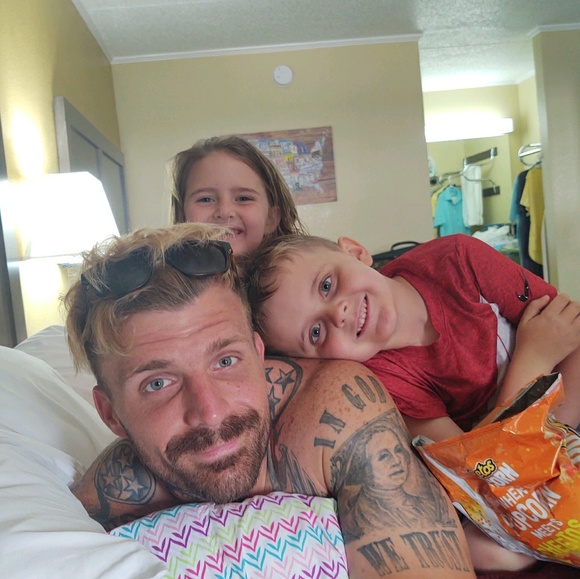 Profile Picture of Adam Smothers (@adamsmothers0) on Poshmark