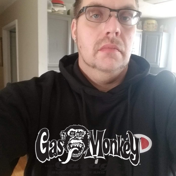 Steven Welker - Poshmark Profile Picture of Steven Welker (@danielwelker) on Poshmark