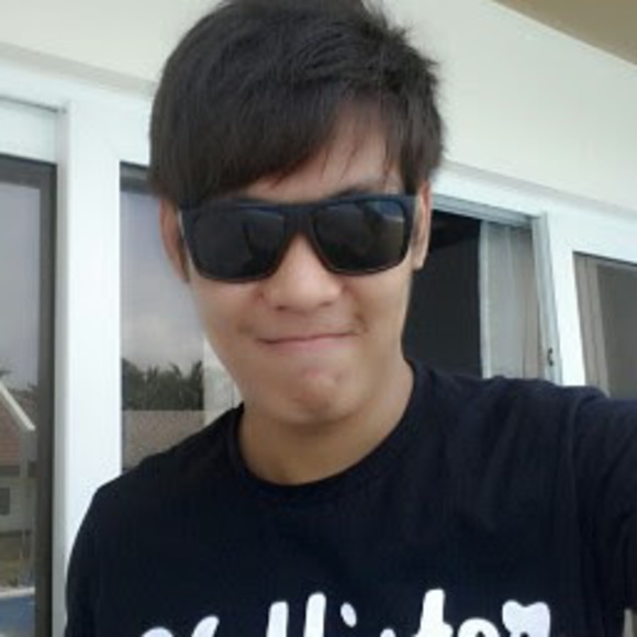Profile Picture of Rafael Manlutac (@rmmanlutac) on Poshmark