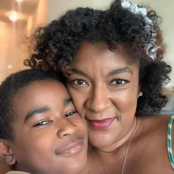 Profile Picture of Starla Bailey (@starlalb1) on Poshmark