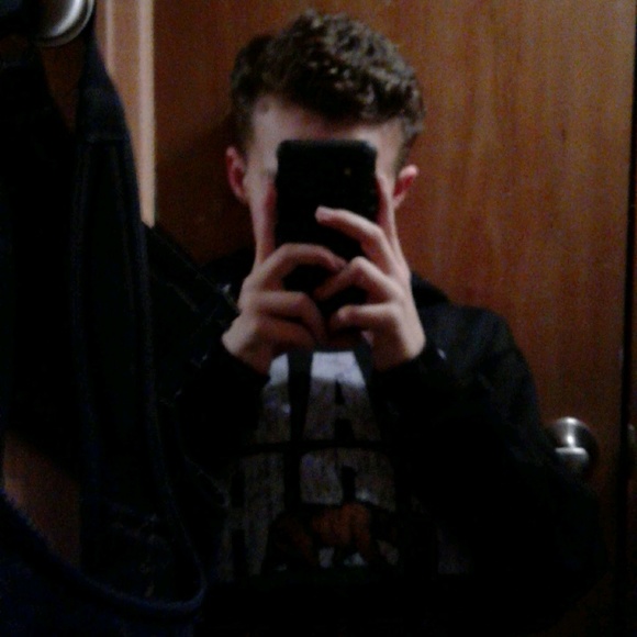 Profile Picture of Jeremy Coelho (@moneyplayer191) on Poshmark