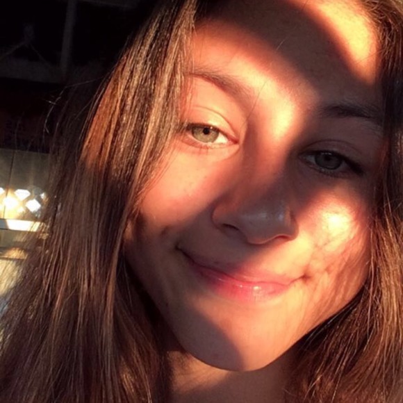Profile Picture of Alyssa Bacos (@alyssabacos) on Poshmark