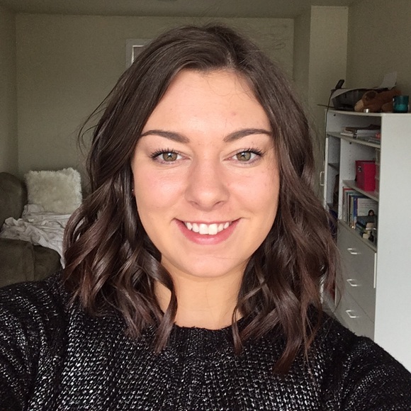 Profile Picture of Mikayla Fancey (@mikfancey) on Poshmark