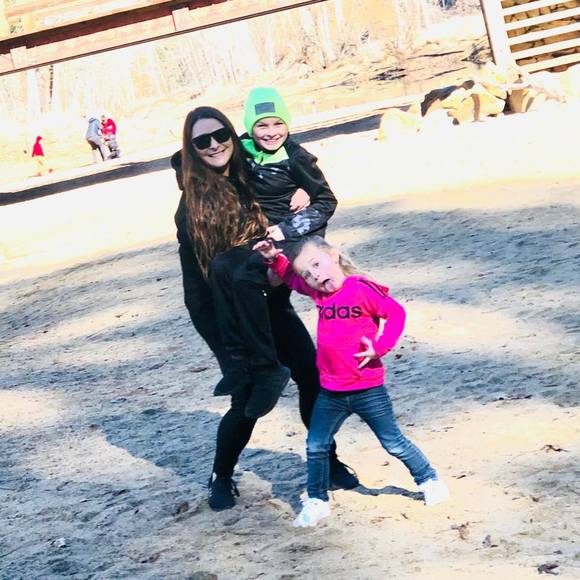 Profile Picture of Alysa Ogando (@aogando) on Poshmark