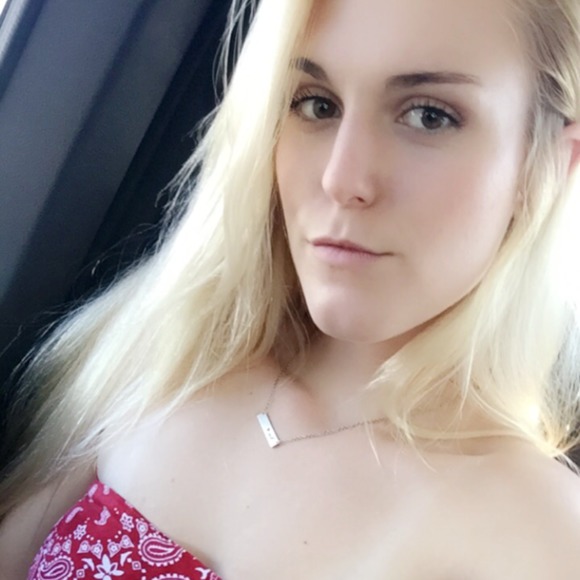 Profile Picture of Bryanna Ewing (@bryannaewing482) on Poshmark