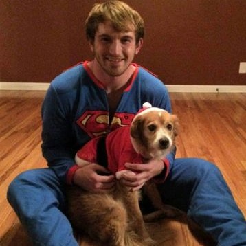 Profile Picture of Aaron Estrada (@aarbear4life) on Twitter