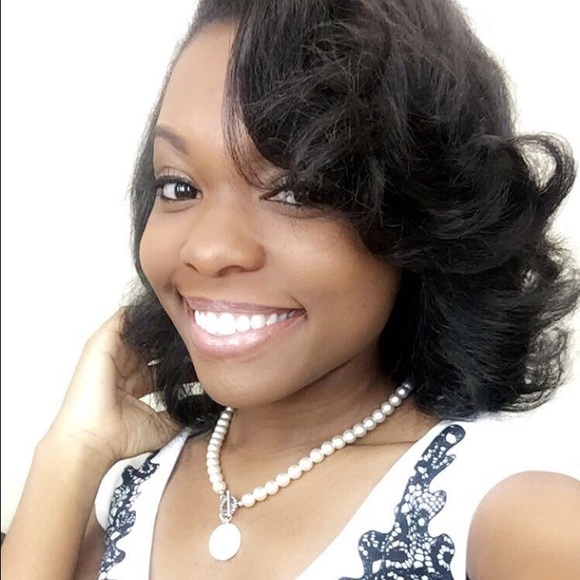 Profile Picture of Mara Scott (@maraaliyah) on Poshmark