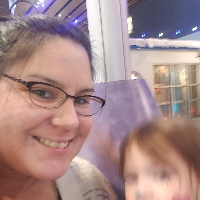 Profile Picture of Julia Shuman (@JuliaShuman1) on Twitter