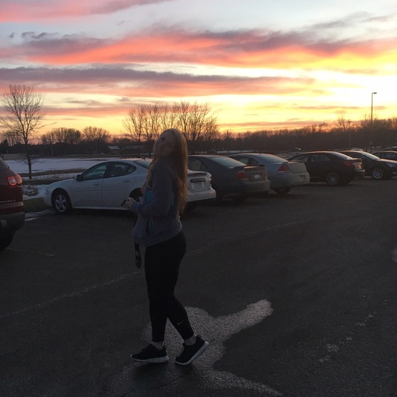 Profile Picture of Shae Thomas (@shae_thomas) on Poshmark