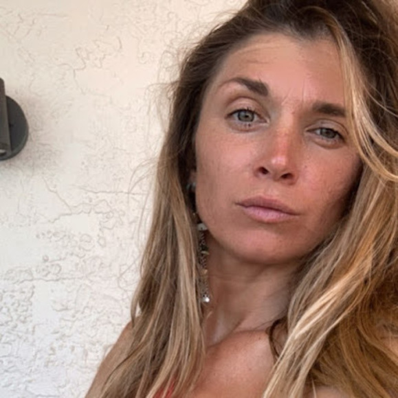 Profile Picture of Emily Dilibero (@emilydilibero) on Poshmark