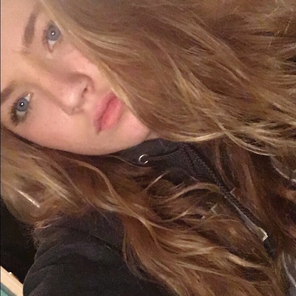 Profile Picture of Madelyn Balsz (@madelynb7) on Poshmark