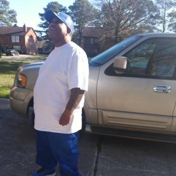 Profile Picture of Tobias Scott (@tobiasscott) on Poshmark