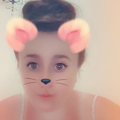 Profile Picture of Carly Emery (@emery_carly) on Twitter