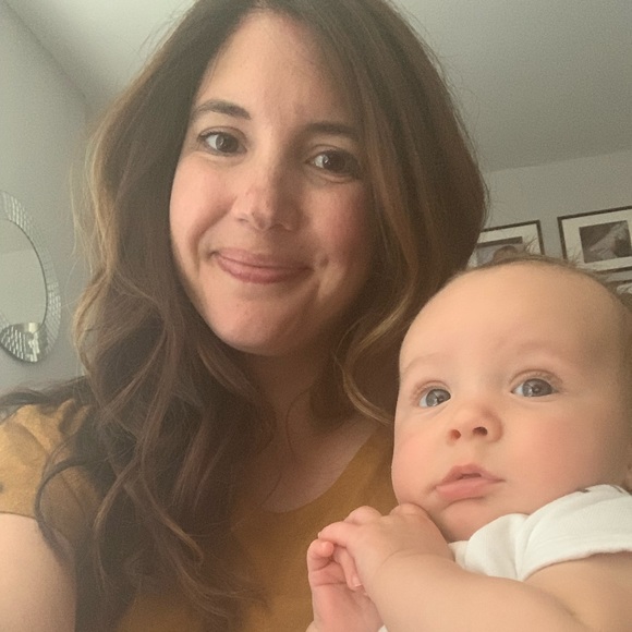 Profile Picture of Jaclyn Glowski (@jglow614) on Poshmark