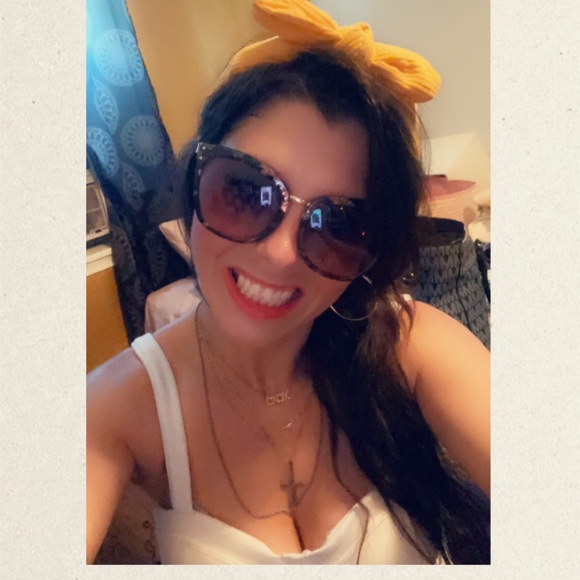 Profile Picture of Sarah Gensiejewski (@sgensiejewski) on Poshmark