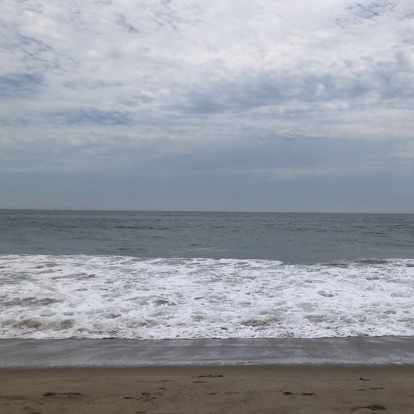 Profile Picture of Emilya Ghormley (@emhereee) on Poshmark