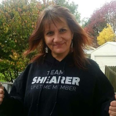 Profile Picture of Angela Shearer (@AngelaShearer13) on Twitter