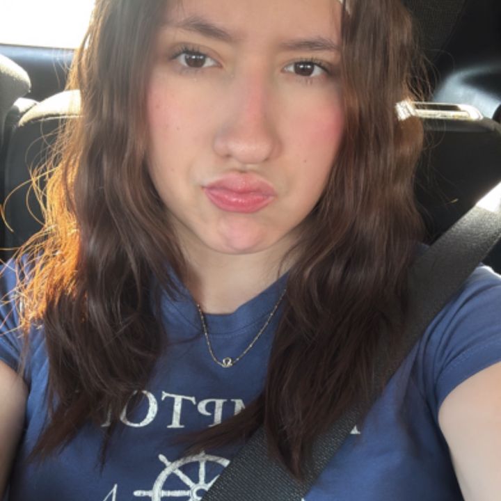 Profile Picture of . (@juli.albiter) on Tiktok