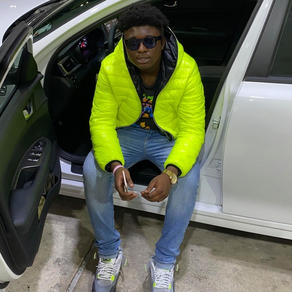 Profile Picture of Marckendy Fonrose (@poloman1k) on Poshmark