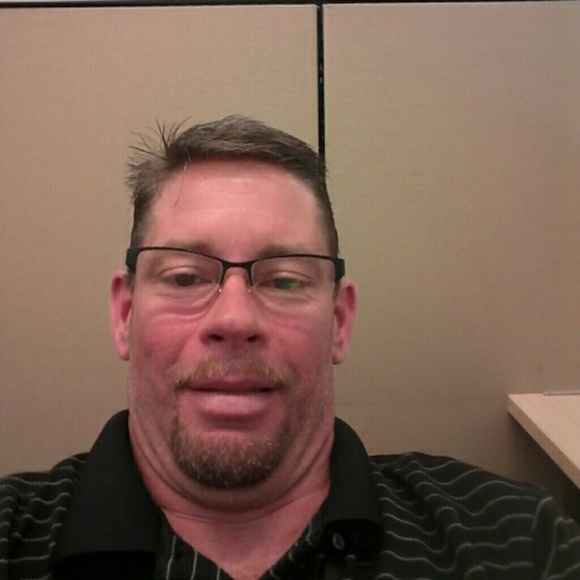 Profile Picture of Eric Rehling (@rehlingej) on Poshmark