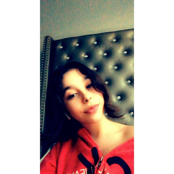 Profile Picture of Alexis Romero (@lexiii14) on Poshmark