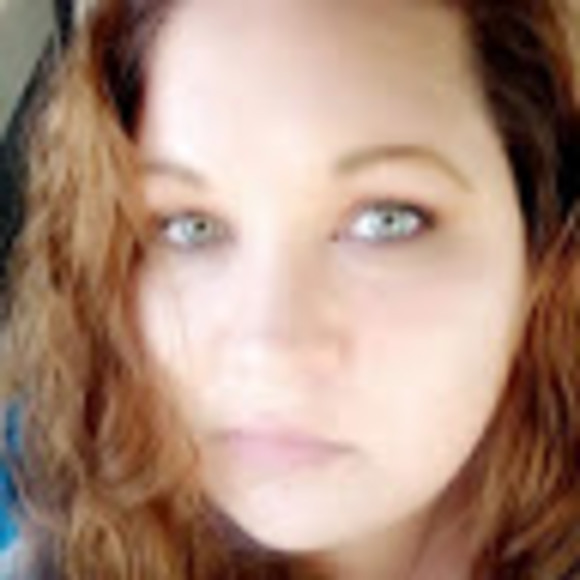 Profile Picture of Ashly Hall (@ashlyhall2019) on Poshmark