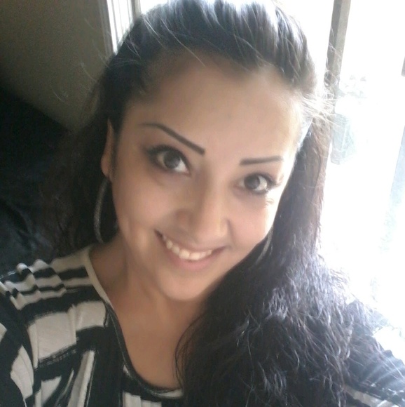 Profile Picture of Edna Granado (@edy2018) on Poshmark