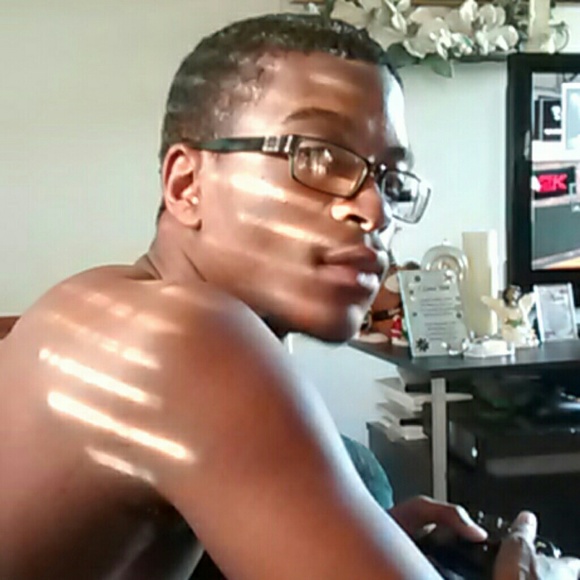 Profile Picture of Danequa Schoolfield (@danequas) on Poshmark