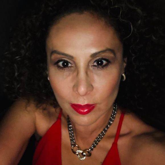 Profile Picture of Yesenia Reyes-corral (@yeseniareyes330) on Poshmark