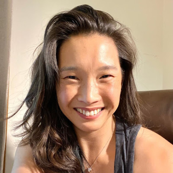 Profile Picture of Peggie Lee (@peddylee123) on Poshmark